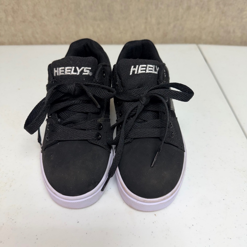 Heelys Racer Skate Shoes Kids Youth 3 Black Roller Kids Sneakers Skater EUC